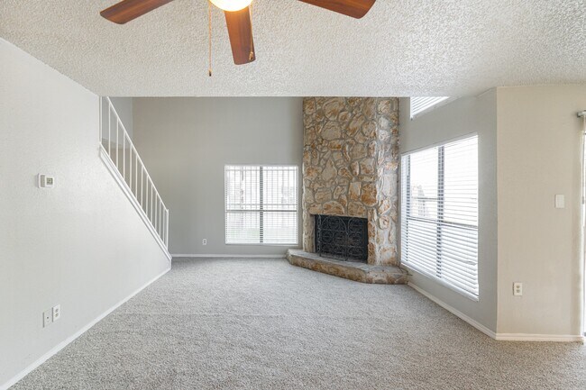 Building Photo - 5731 Easthampton Dr