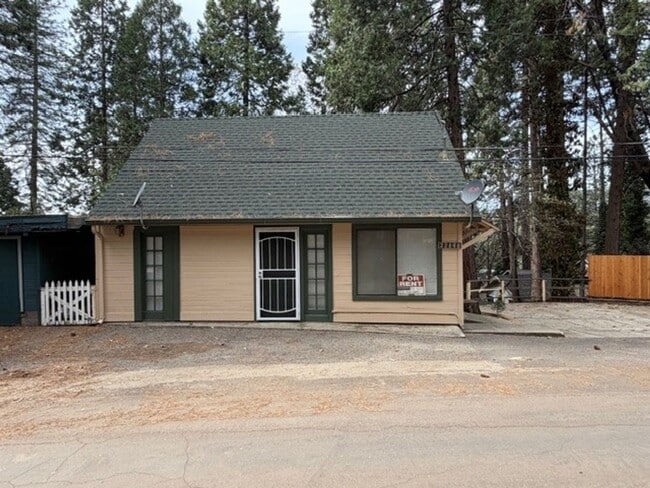 Building Photo - 22868 Black Hawk Dr