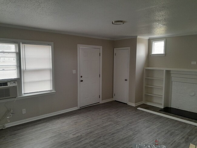 Building Photo - Two bedroom One Bath House for Rent $1150....