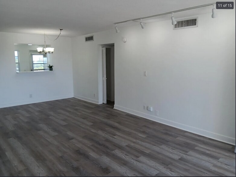 main living space - 3050 N Palm Aire Dr