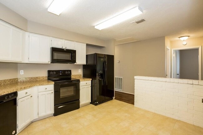 Building Photo - 7311 Skybright Ln
