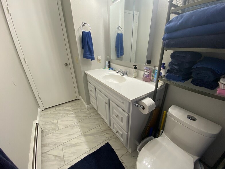 Bathroom - 8000 E 10th Ave