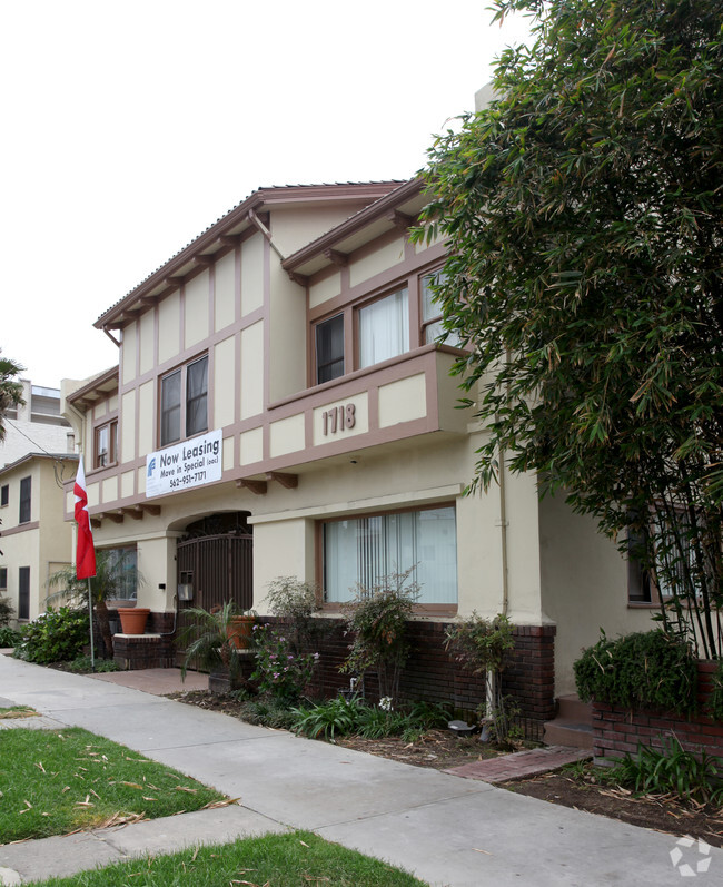 Primary Photo - 1718 E Ocean Blvd