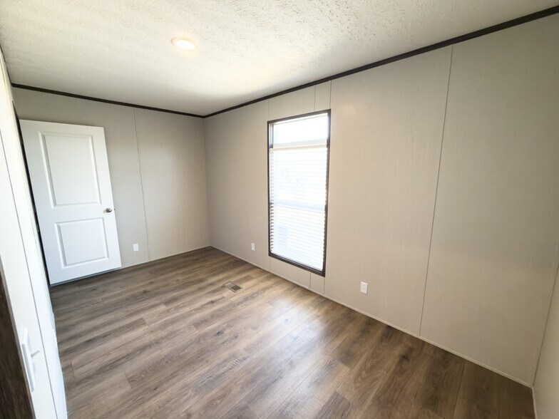 Building Photo - 133 Ponderosa Way