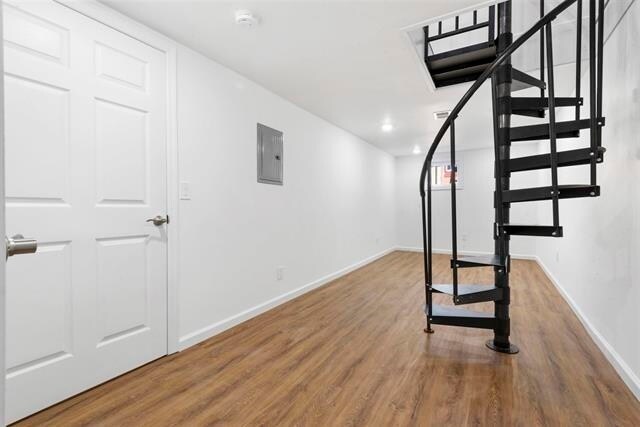 Building Photo - 33 Stagg St