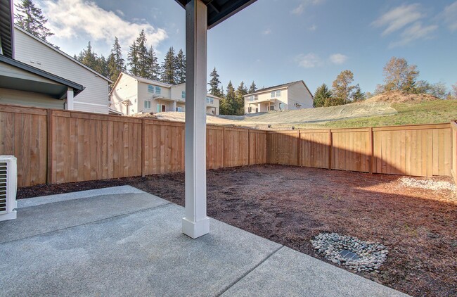 Building Photo - Immaculate Ridgefield Townhome