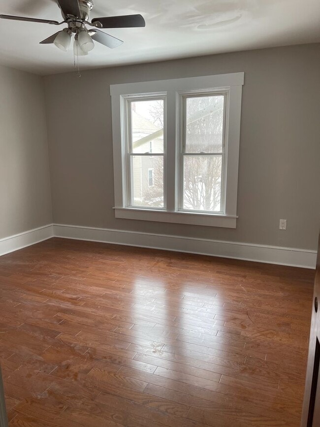 Building Photo - 31-33 E. Blake Ave.