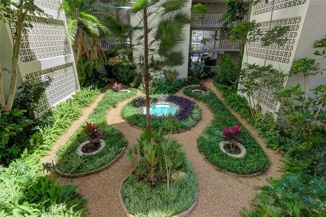 Building Photo - 500 N Osceola Ave