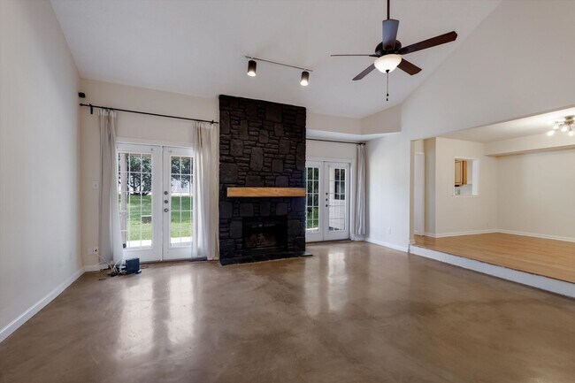 Building Photo - 8548 Echo Creek Ln