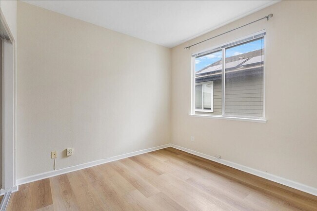 Building Photo - 16 Smith Ct