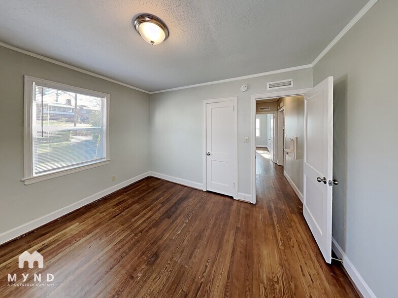 Building Photo - 949 47th St Ensley