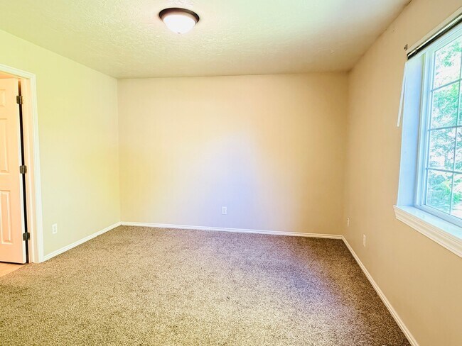 Building Photo - 113 Penhurst Pl