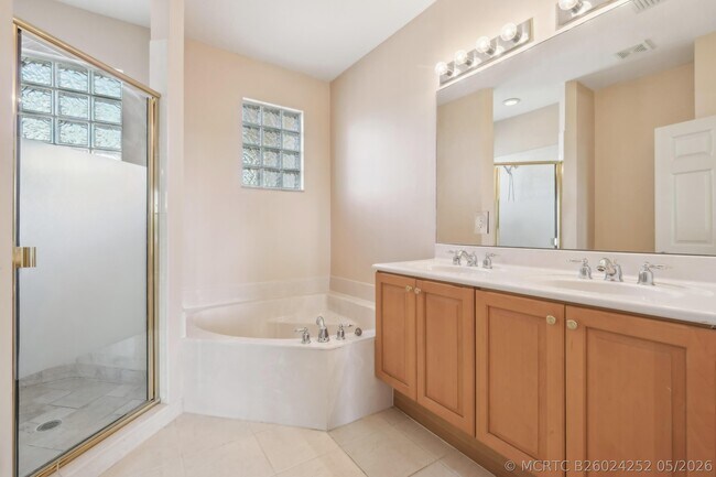 Building Photo - 2584 Stockbridge Square SW