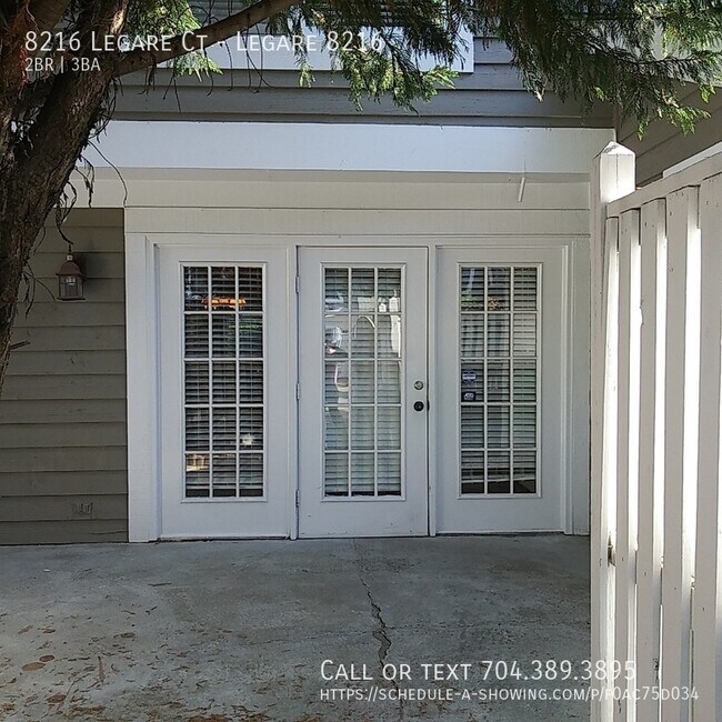 Building Photo - 8216 Legare Ct