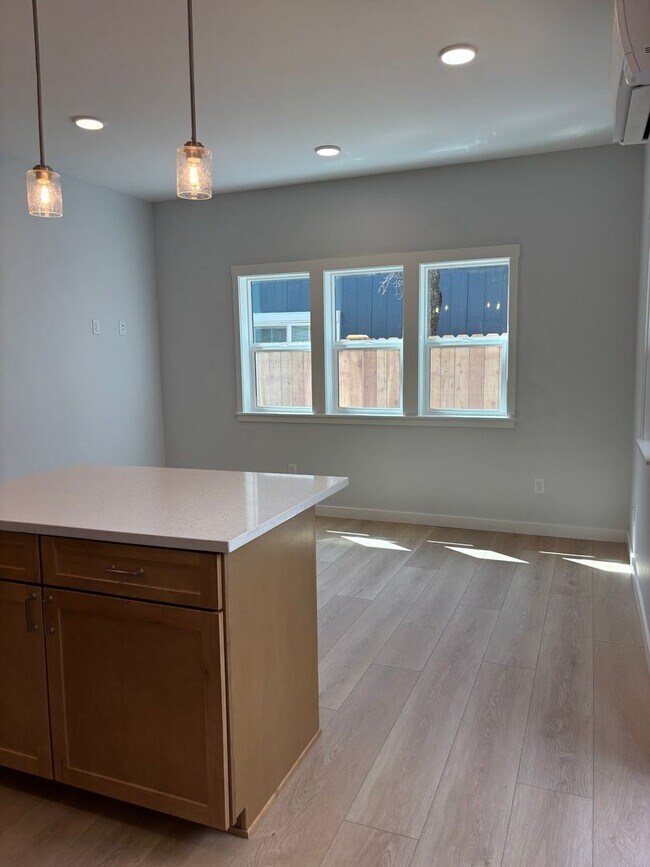 Building Photo - 2 Bed 2.5 Bath New-Construction Duplex