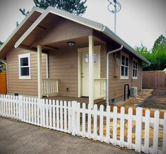 Building Photo - 261 Sixth St