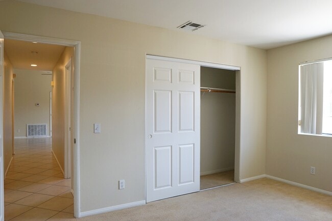 Building Photo - 52205 Avenida Velasco
