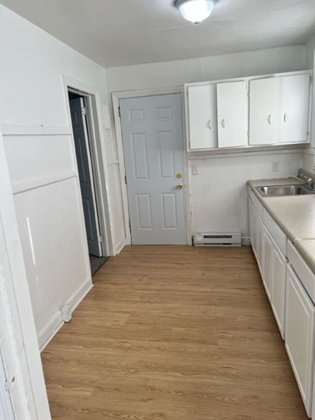 Building Photo - Cute 3 Br, 1 Bath home for rent