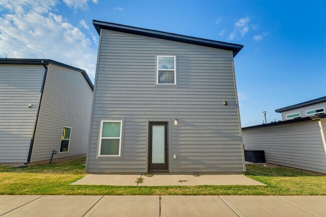 Building Photo - 901 Tennessee Ave