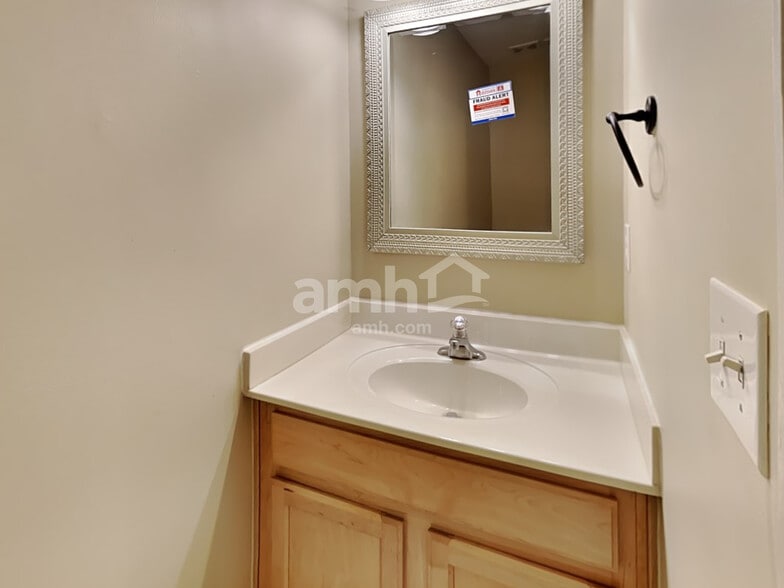 Building Photo - 5841 Bryanstone Pl