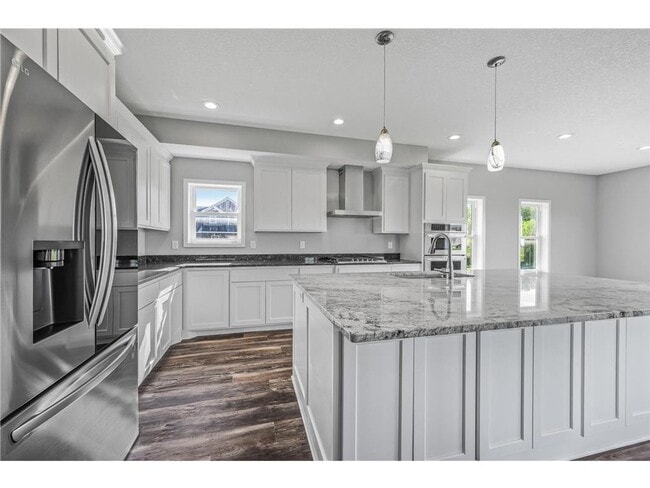 Building Photo - Rare 3 bed 4 bath no upgrade left out! 2 full kitchens, great views, dont miss out!