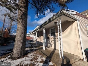 Building Photo - 204 N Nice St