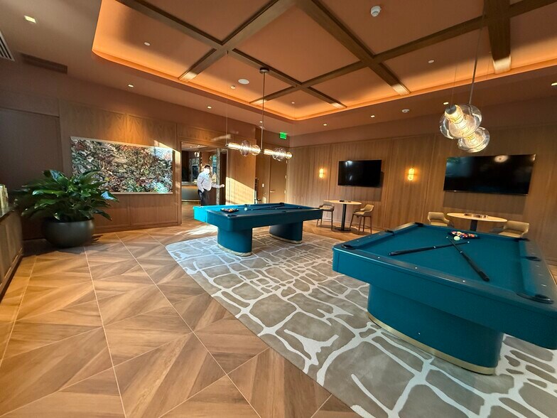 Building Photo - 77 SE 5th St