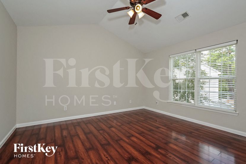 Building Photo - 3900 Gisbourne Dr