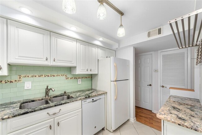 Building Photo - 255 Dolphin Point