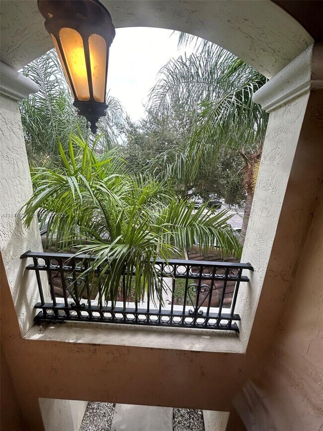 Building Photo - 954 NE 42nd Terrace