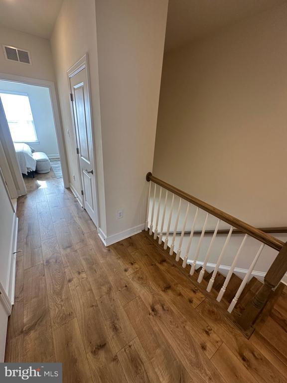 Building Photo - 127 Capital Ct