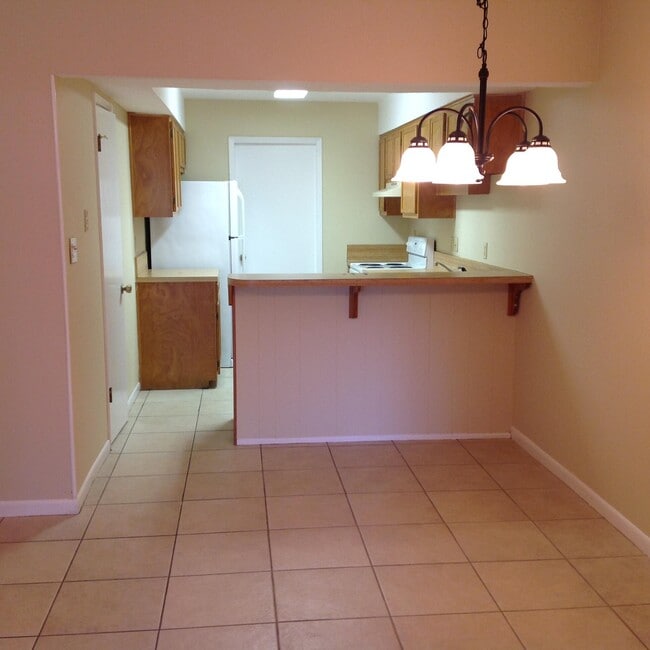 Building Photo - 132 Nebraska Ave NE