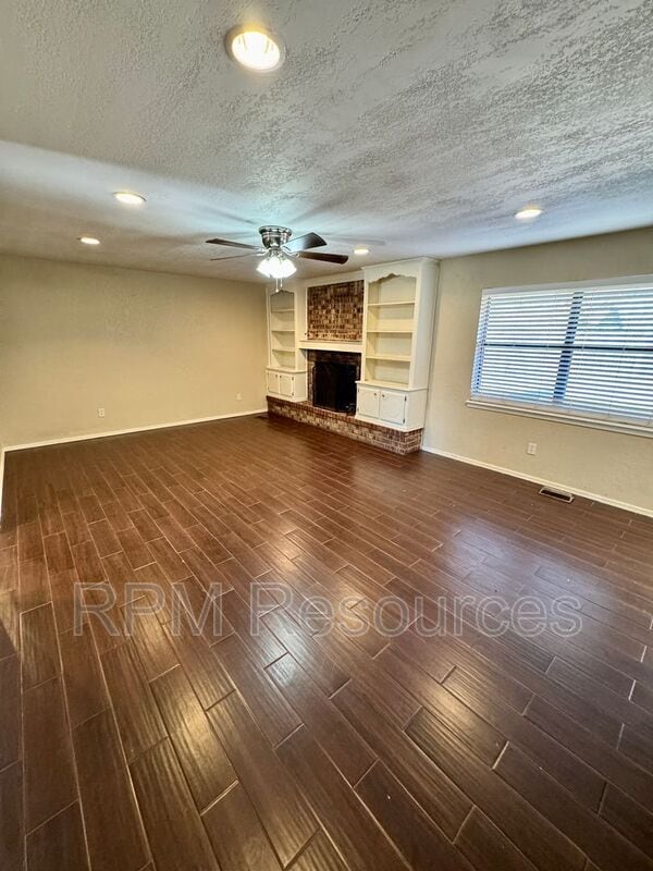 Building Photo - 1135 W Johnathan Way