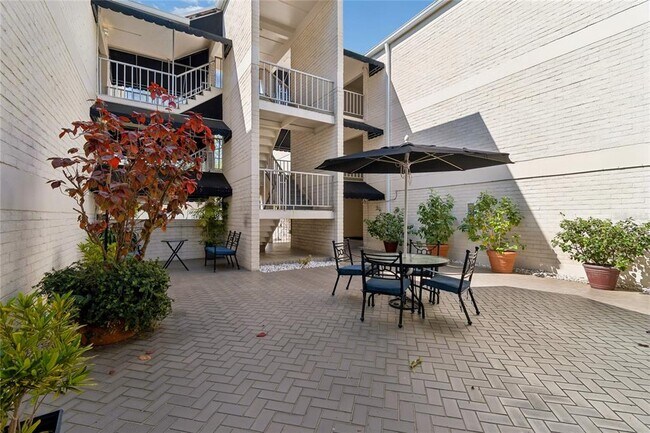Building Photo - 3325 Bayshore Blvd