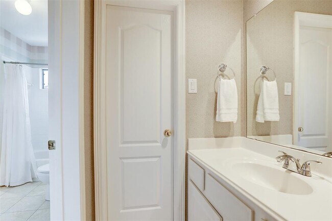 Building Photo - 5514 Chase Harbor