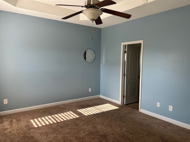 Building Photo - 2120 Courtland Dr