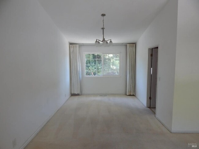 Building Photo - 400 Seville Pl