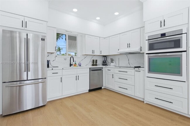 Building Photo - 1510 S Treasure Dr