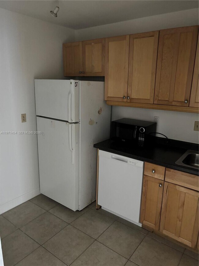 Building Photo - 7900 Camino Cir