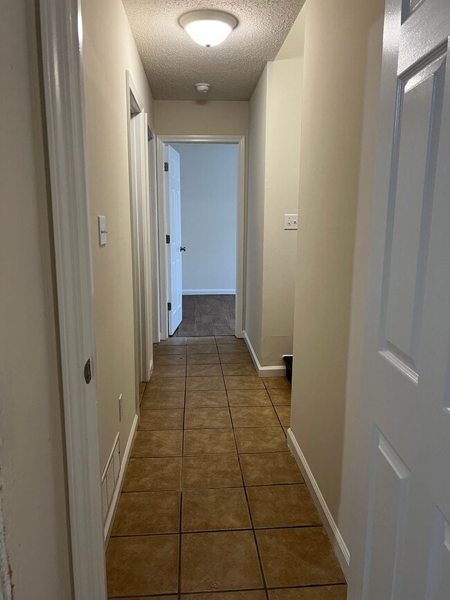 Building Photo - 4 bedroom rental home