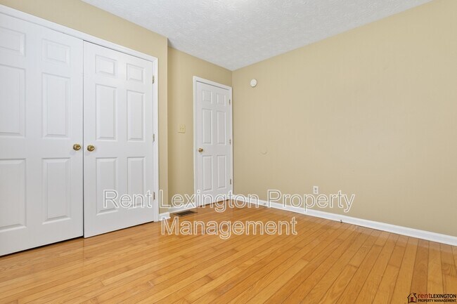 Building Photo - 531 Bell Pl Dr