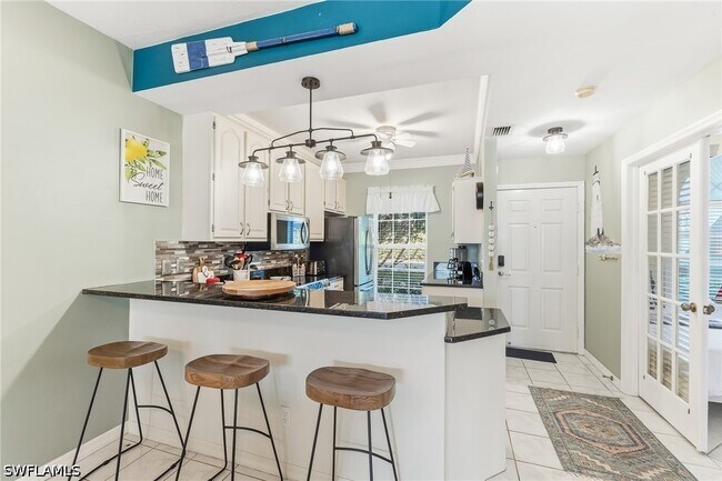 Building Photo - 8161 Twelve Oaks Cir