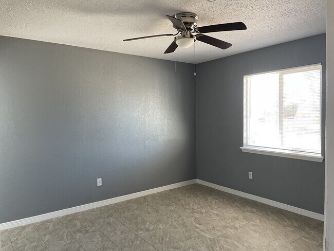 Building Photo - 8137 Staghorn Dr