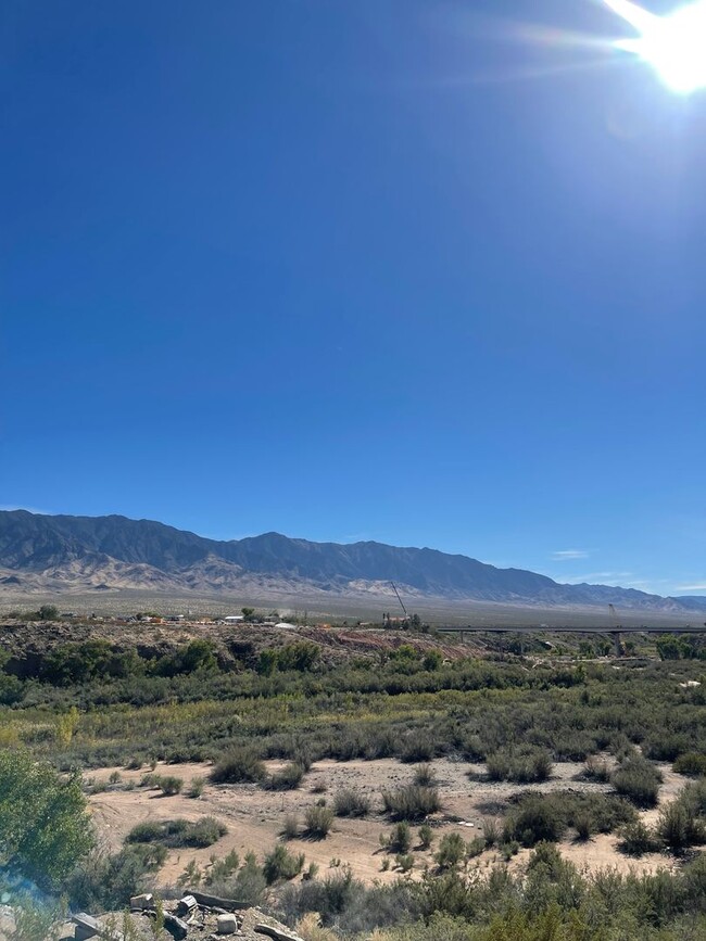 Building Photo - Home in Beaver Dam AZ