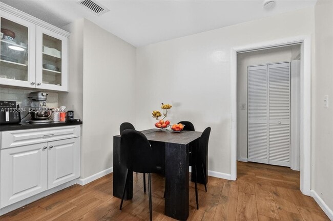 Building Photo - 11890 SW 72nd Pl