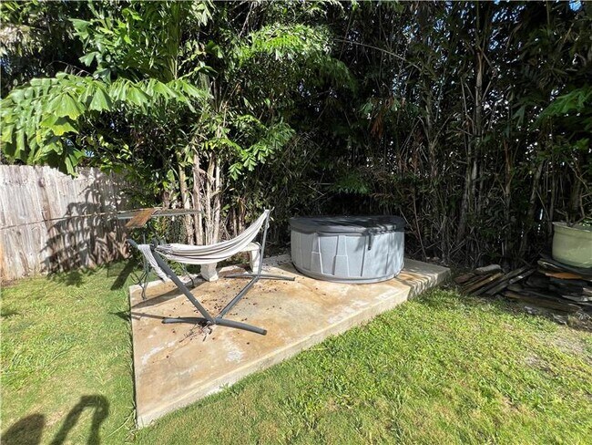 Building Photo - 1433 SE 5th Ct