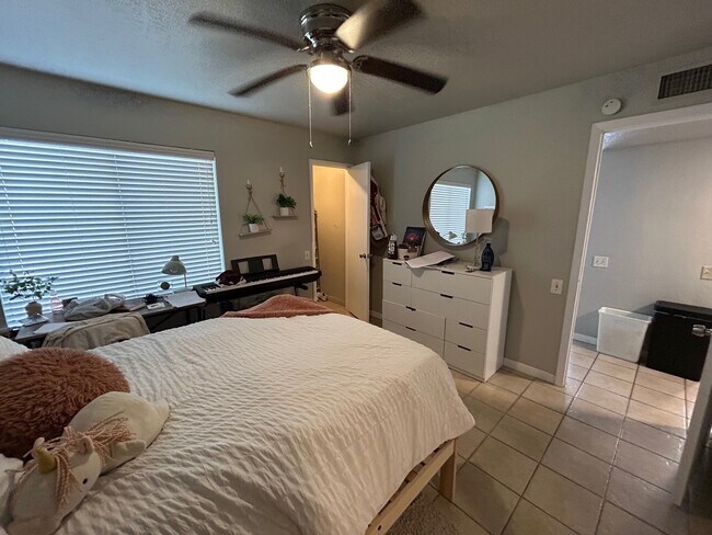 Building Photo - 1500 Lemon Tree Ln