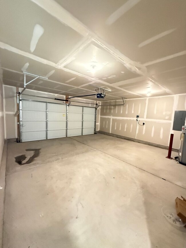 Building Photo - Rivergate