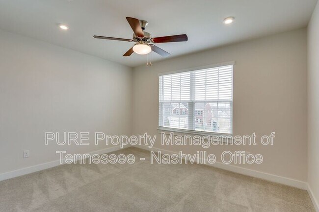 Building Photo - 2102 Morton Dr