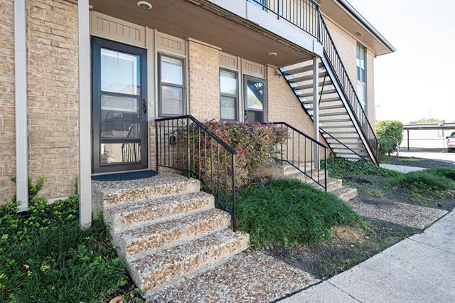 Building Photo - 10767 Villager Rd